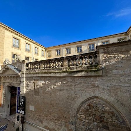 شقة La Cachette De L'Horloge - Ac Clim - Wifi - 100M Palais Des Papes أفينيون المظهر الخارجي الصورة